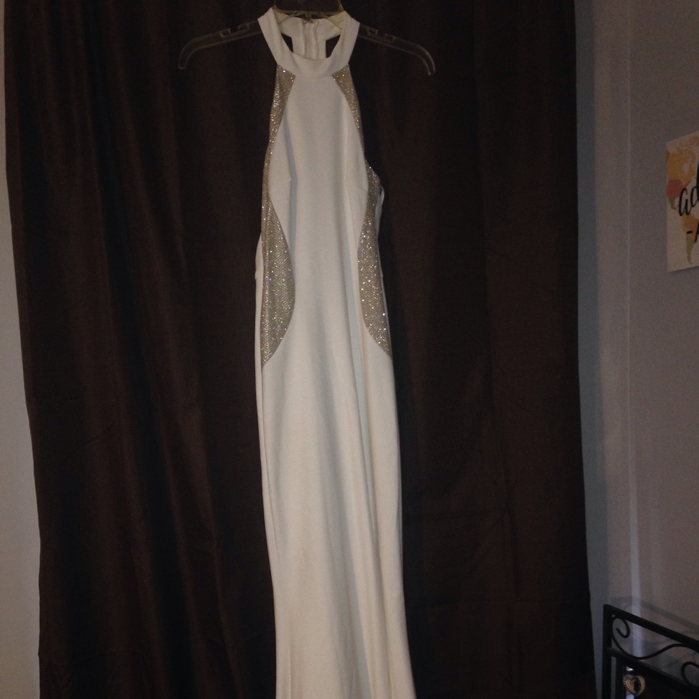 Prom/Formal gown - Picture 3 of 4